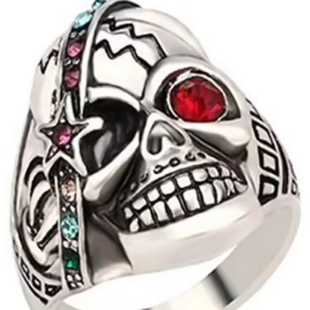 New Skull ring size 8.5 unisex